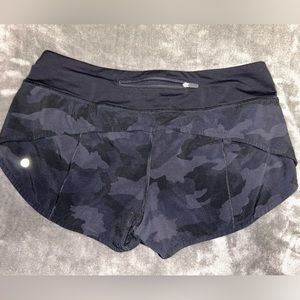 Lululemon speed up 2.5 black camo sz8
